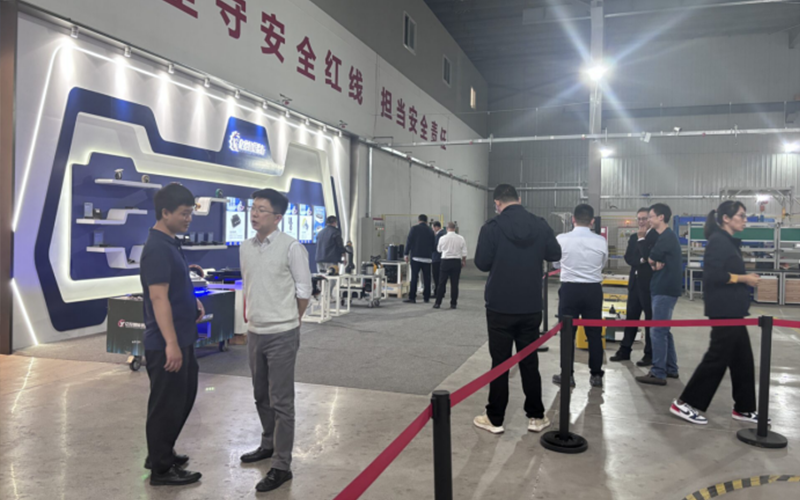 湖北葛店政府领导莅临考察，给予亿控智能高度评价！
